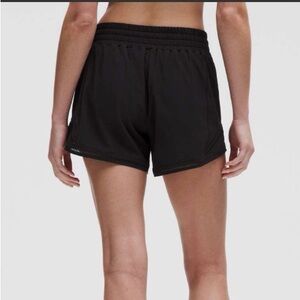 NWT Lululemon Hotty Hot High-Rise Lined Short 4” Lace Trim Black Size 10